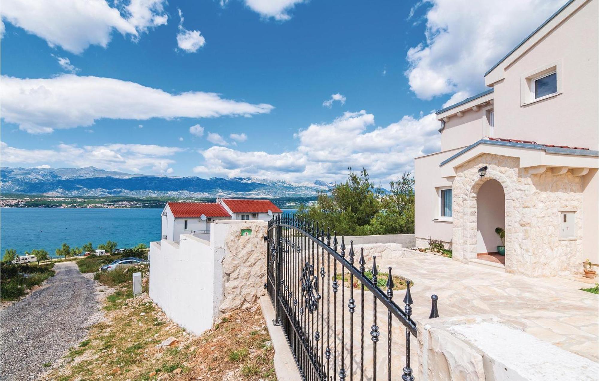 Stunning Home In Novigrad With Wifi Luaran gambar